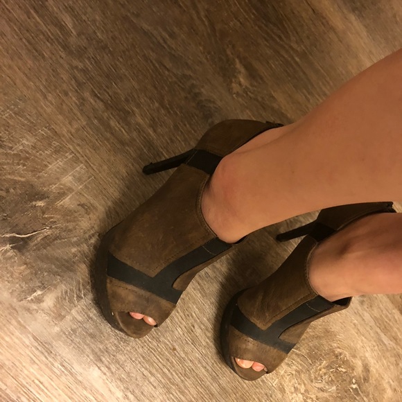 Jessica Simpson Open Toe Bootie - Picture 2 of 4